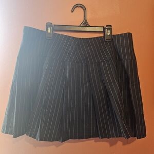 ROMWE Black Pleated Skater Mini Skirt